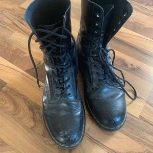 Men’s Dr Martens boots